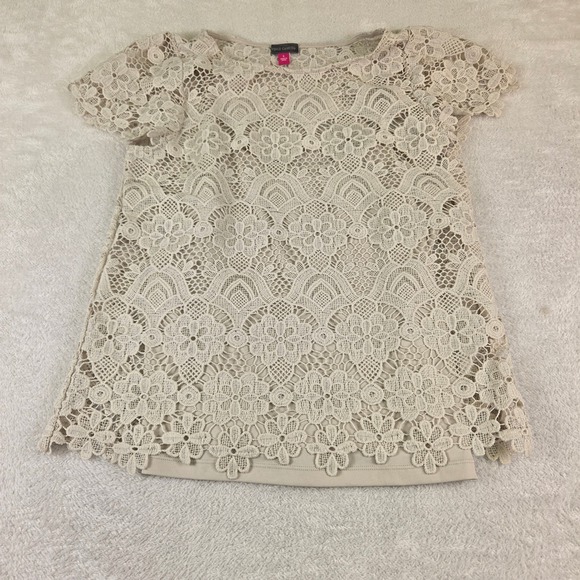 Vince Camuto Tops - Vince Camuto Womens Beige Floral Guipure Lace Short Sleeve Blouse Scoop Neck S